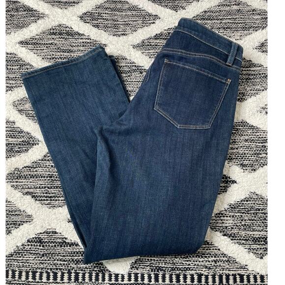 Talbots Flawless Five Pocket Bootcut Curvy Jeans size 6 Mid Rise - Picture 2 of 7